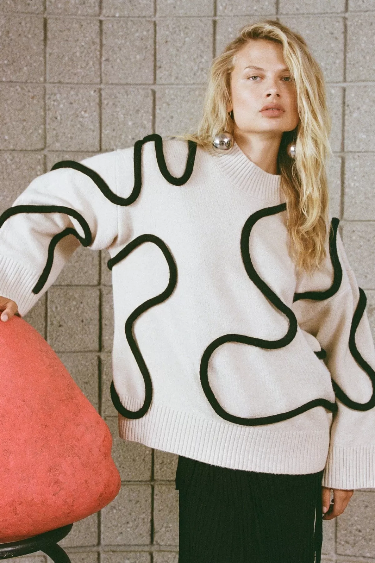 Knitwear<SIMONMILLER Leith Squiggle Knit Sweater in Cream/Black cream/black